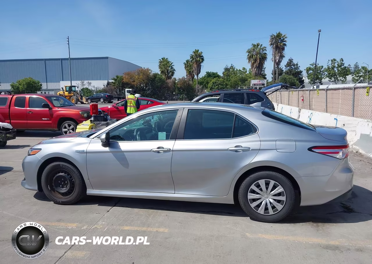 2020 Toyota Camry Le Hybrid VIN:4T1C31AK1LU543263 - 15