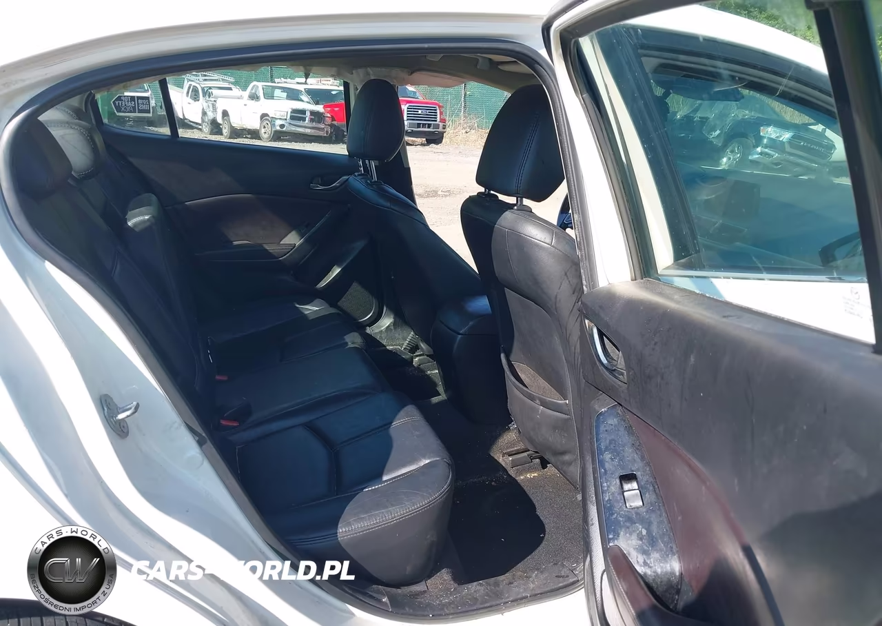 2018 Mazda Mazda3 Touring VIN:3MZBN1V39JM231073 - 8