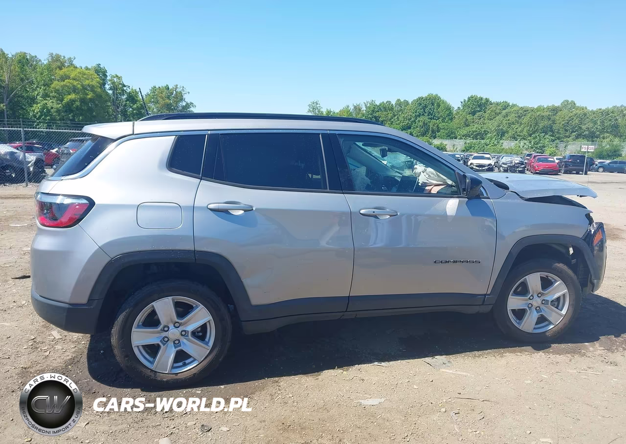 2022 Jeep Compass Latitude 4X4 VIN:3C4NJDBBXNT201097 - 13