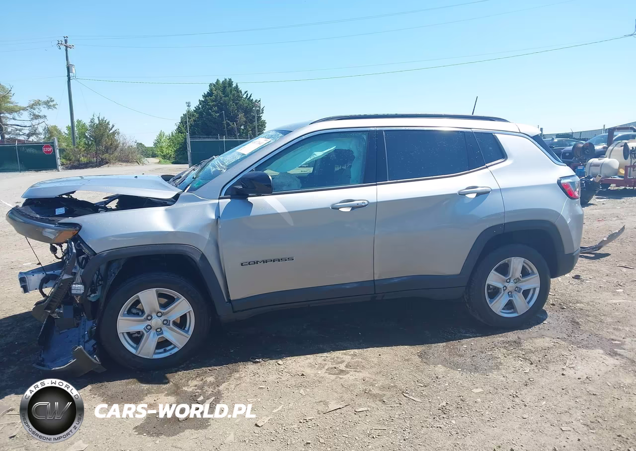 2022 Jeep Compass Latitude 4X4 VIN:3C4NJDBBXNT201097 - 14