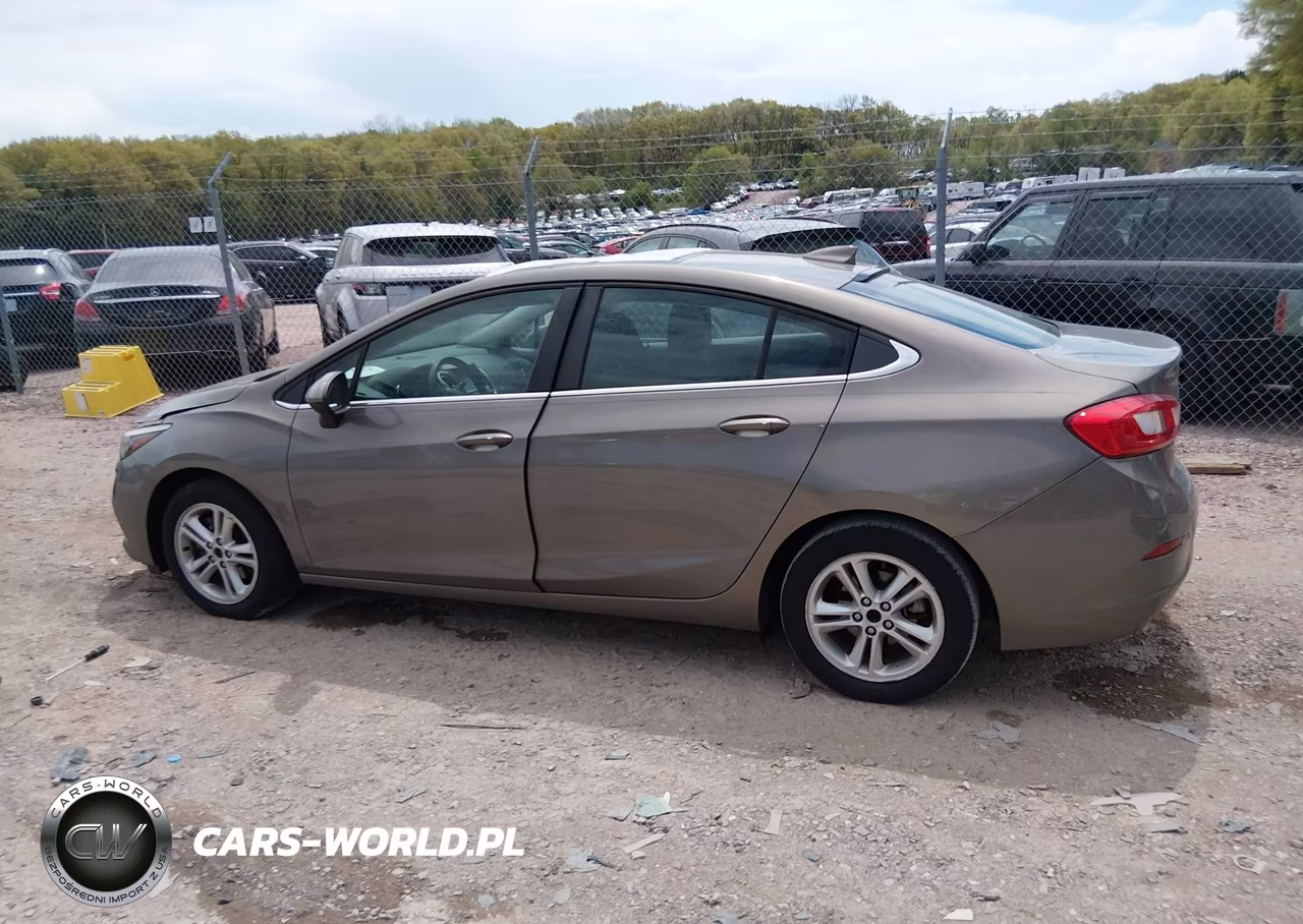 2018 Chevrolet Cruze Lt Auto VIN:1G1BE5SM8J7183298 - 13