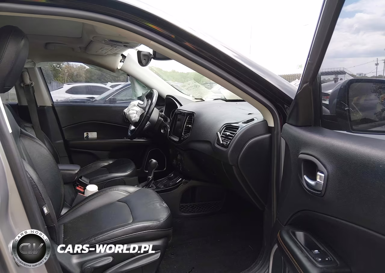 2018 Jeep Compass Limited 4X4 VIN:3C4NJDCB8JT373007 - 5
