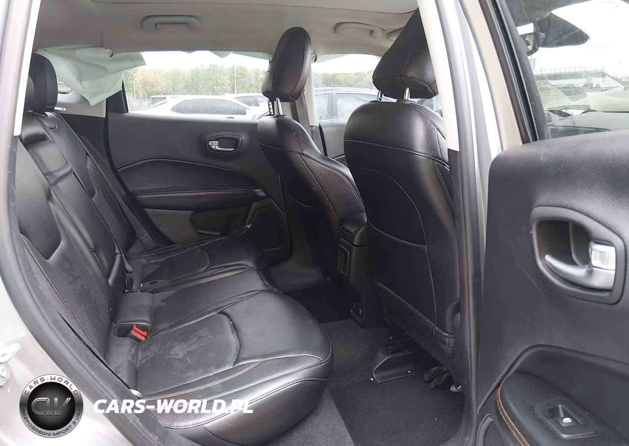 2018 Jeep Compass Limited 4X4 VIN:3C4NJDCB8JT373007 - 8