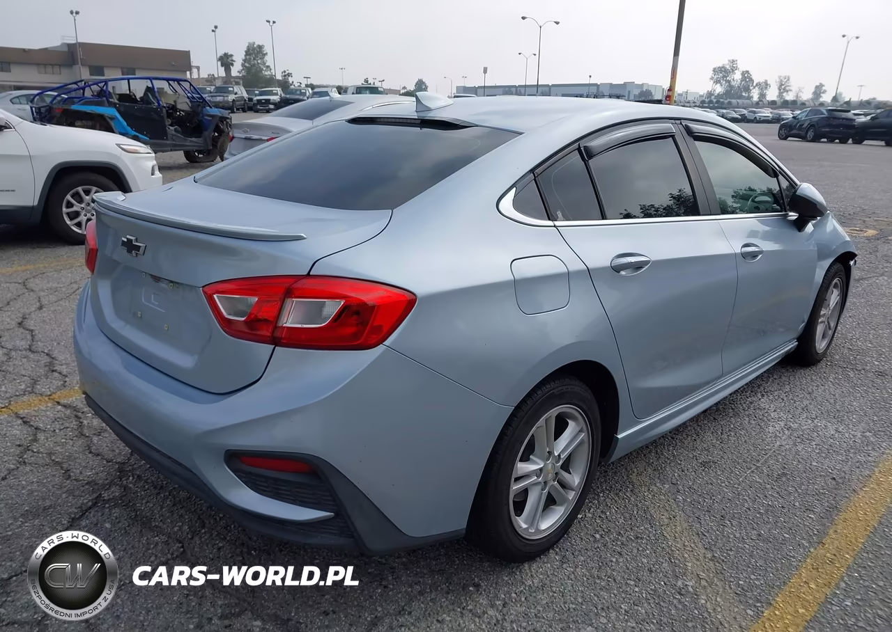 2017 Chevrolet Cruze Lt Auto VIN:1G1BE5SM6H7130058 - 4