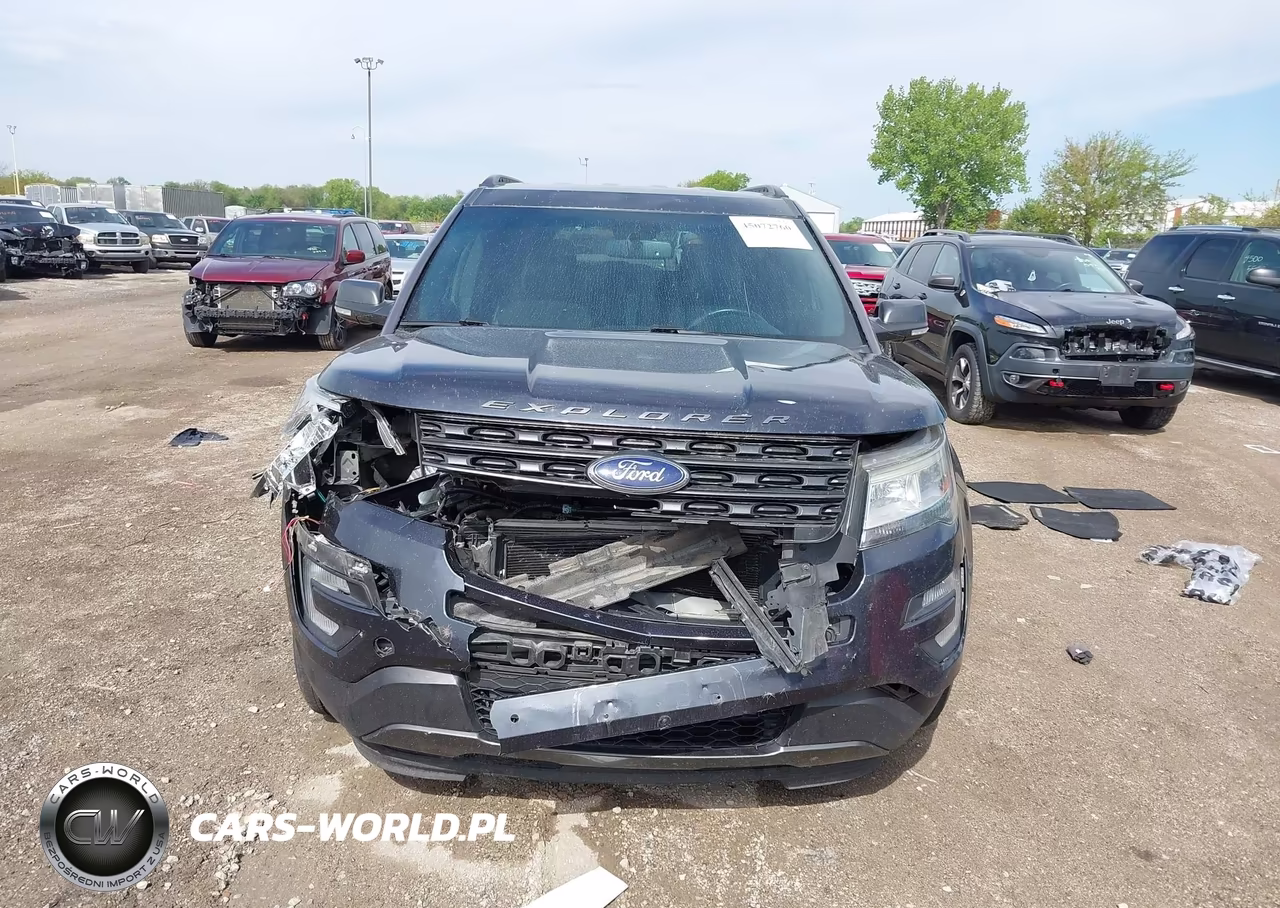 2017 Ford Explorer Xlt VIN:1FM5K8D80HGB63678 - 12