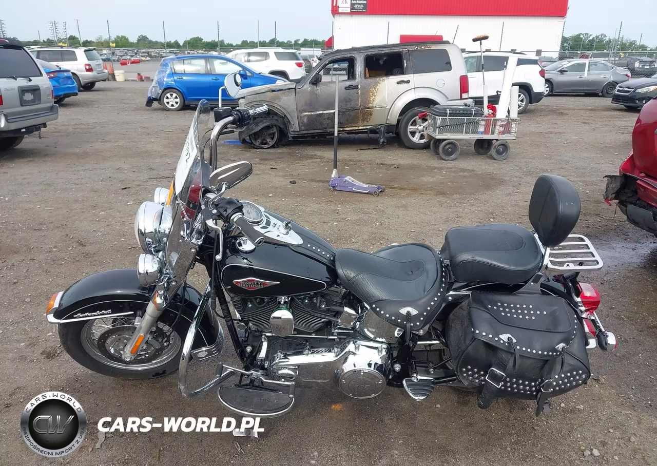 2013 Harley-Davidson Flstc Heritage Softail Classic VIN:1HD1BWV16DB039915 - 13
