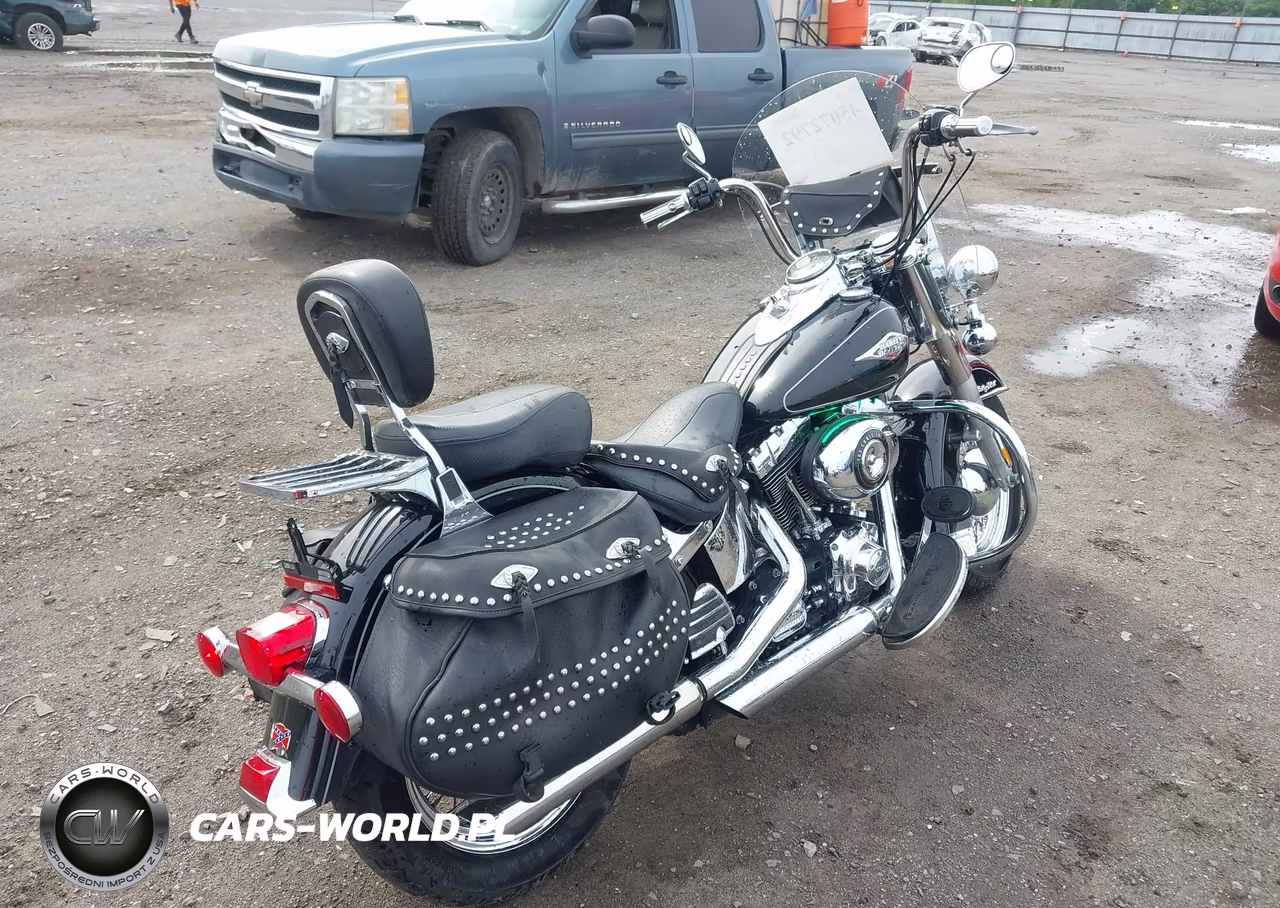 2013 Harley-Davidson Flstc Heritage Softail Classic VIN:1HD1BWV16DB039915 - 4