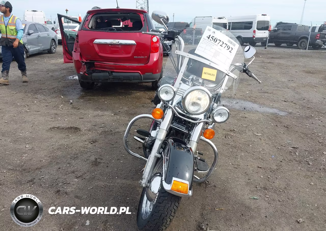 2013 Harley-Davidson Flstc Heritage Softail Classic VIN:1HD1BWV16DB039915 - 5