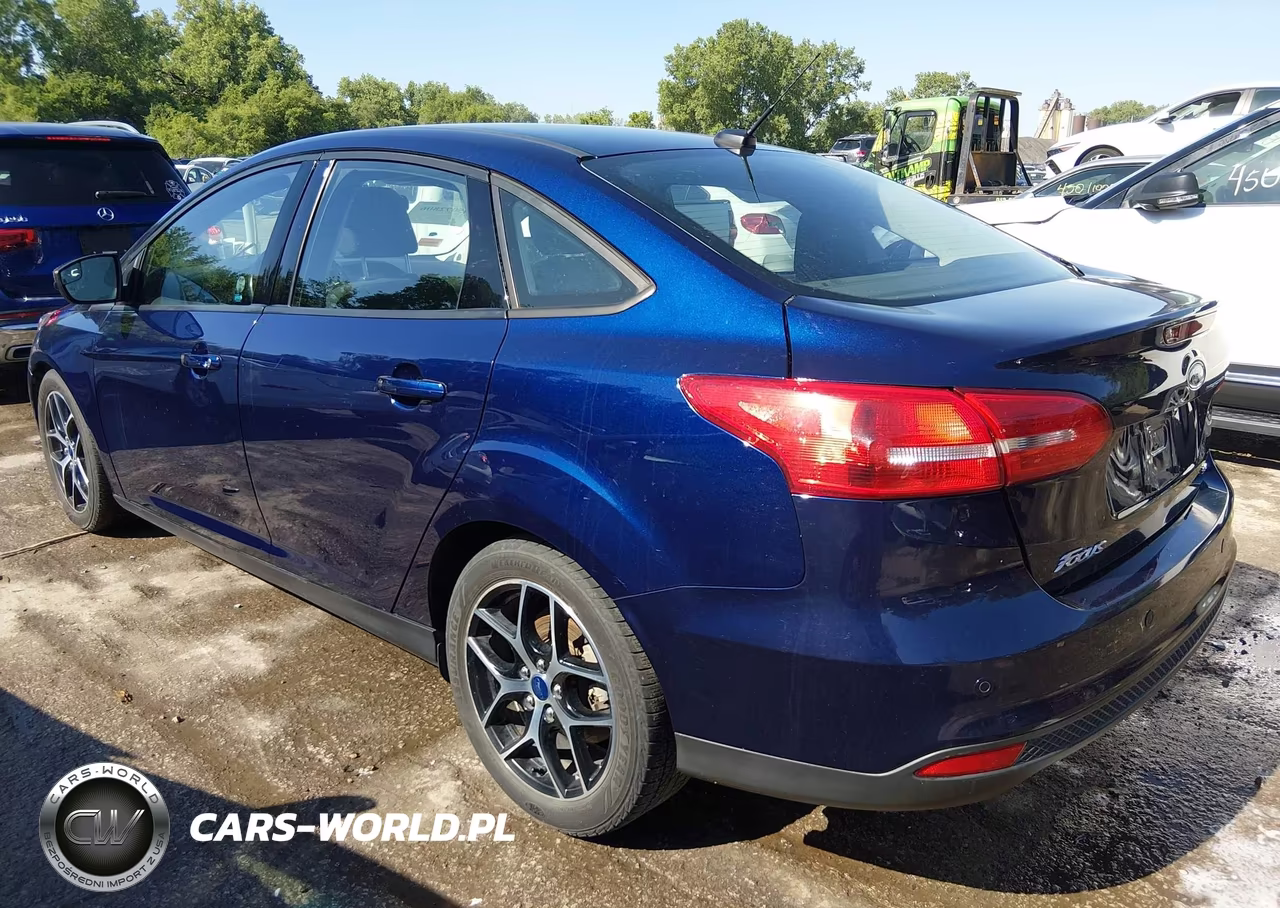2017 Ford Focus Sel VIN:1FADP3H21HL214502 - 3