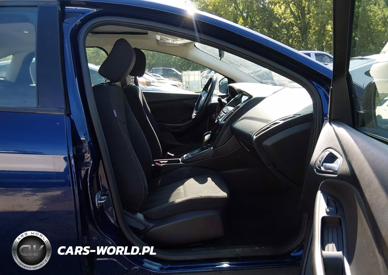 2017 Ford Focus Sel VIN:1FADP3H21HL214502 - 5