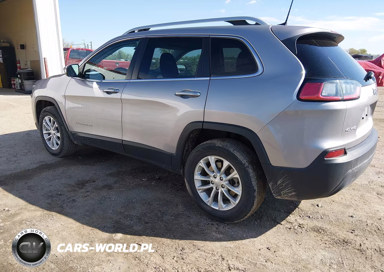 2019 Jeep Cherokee Latitude 4X4 VIN:1C4PJMCB6KD429932 - 3