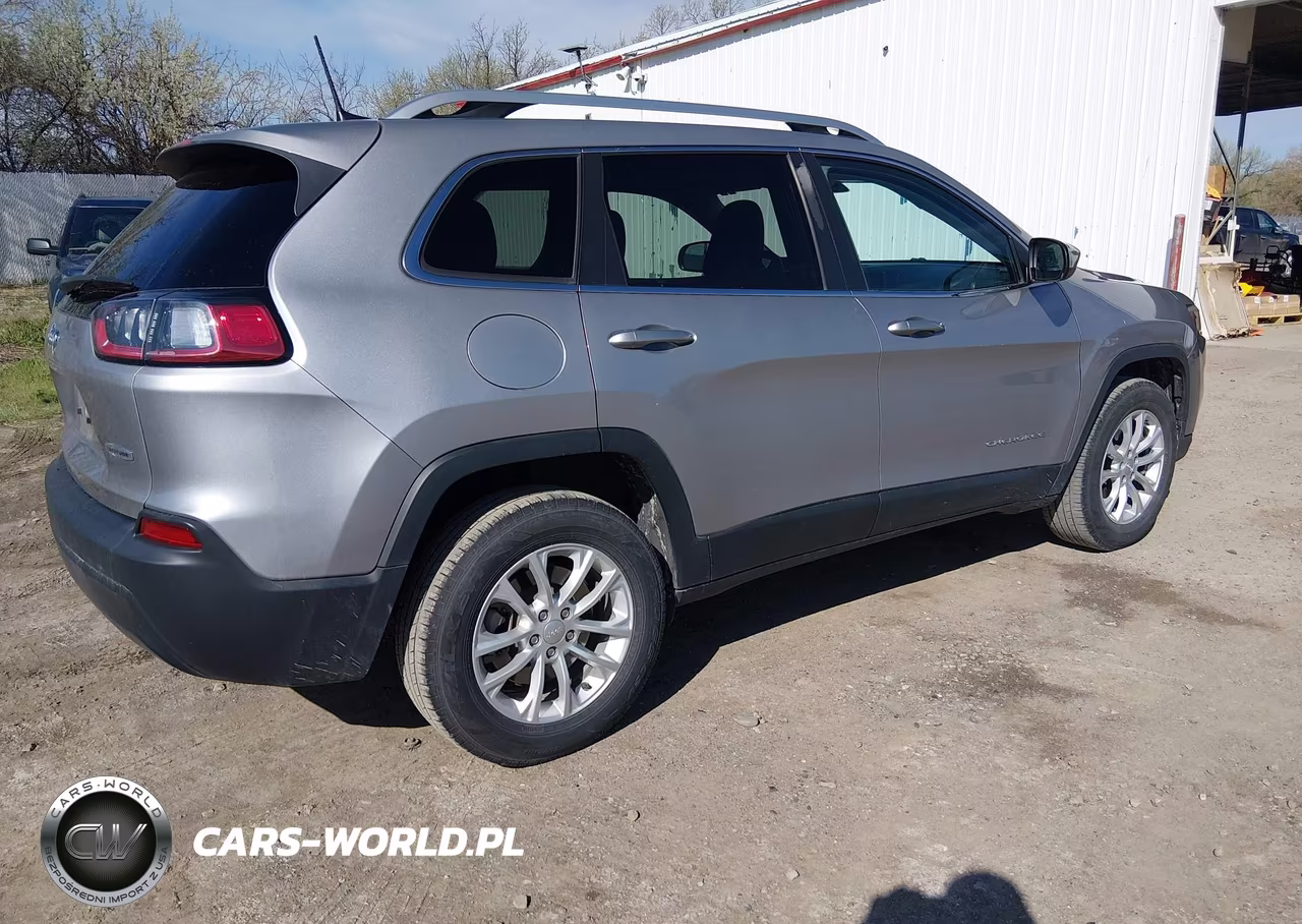 2019 Jeep Cherokee Latitude 4X4 VIN:1C4PJMCB6KD429932 - 4