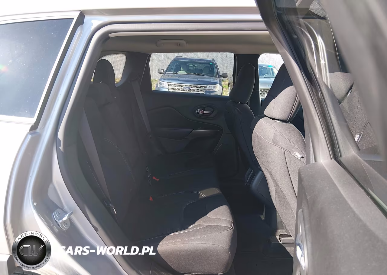 2019 Jeep Cherokee Latitude 4X4 VIN:1C4PJMCB6KD429932 - 8