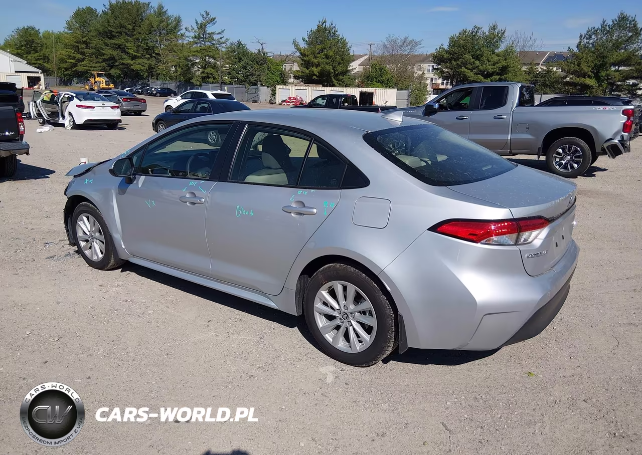 2026 Toyota Corolla Hybrid Hybrid Le VIN:JTDBCMFE7T3130743 - 3