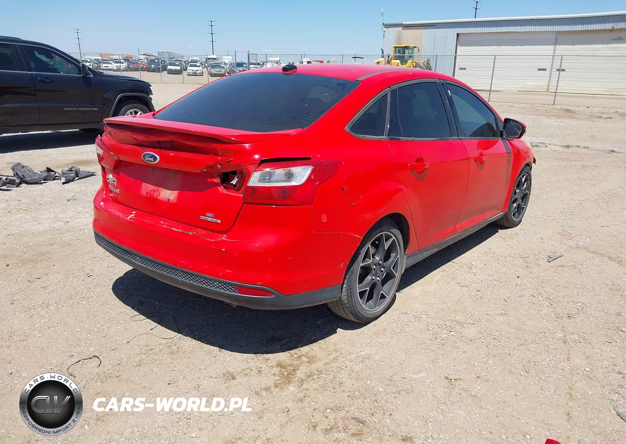 2014 Ford Focus Se VIN:1FADP3F27EL299540 - 4