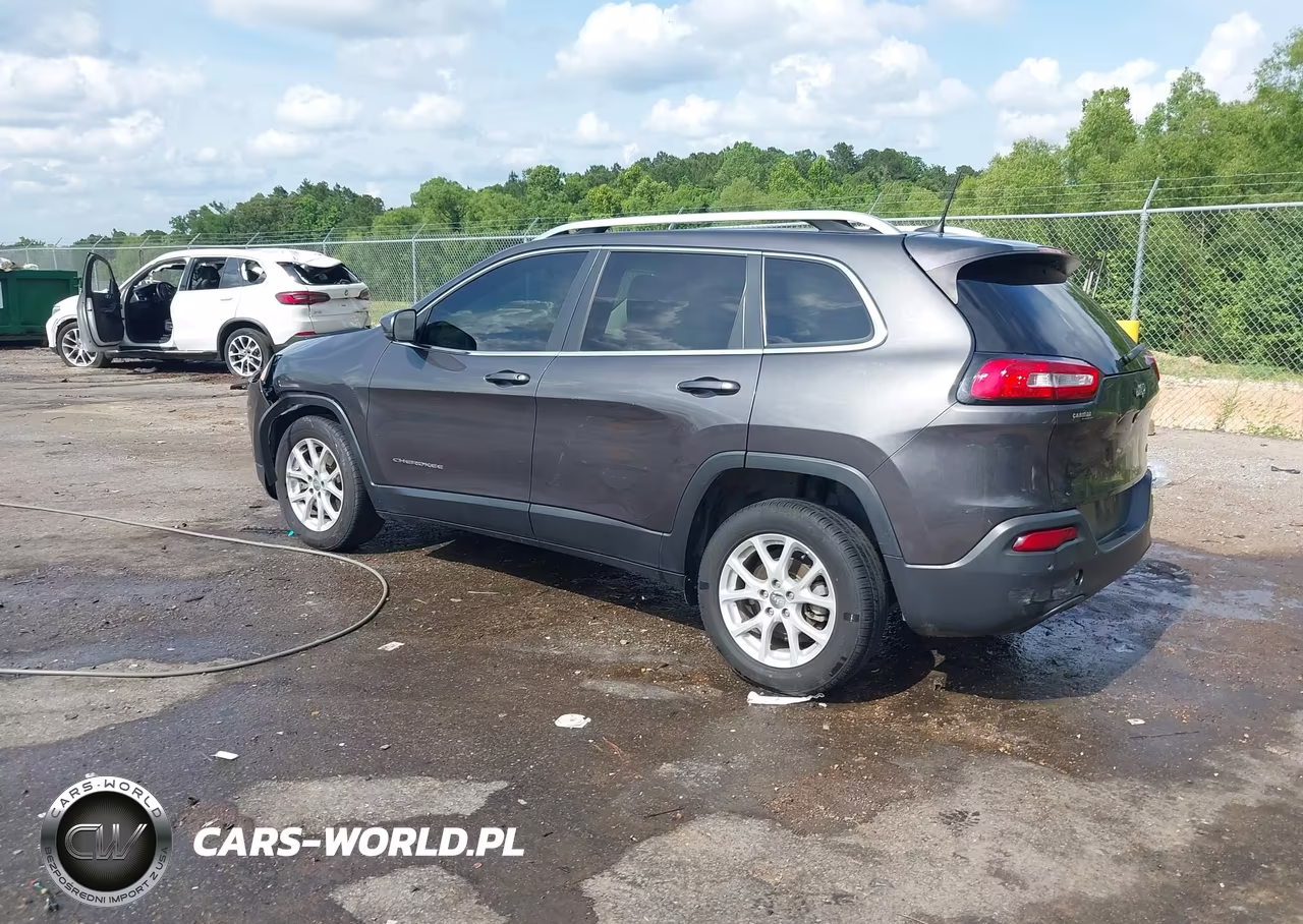 2017 Jeep Cherokee Latitude Fwd VIN:1C4PJLCB4HW650310 - 3