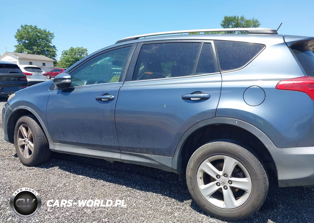 2013 Toyota Rav4 Xle VIN:2T3WFREV2DW047601 - 14