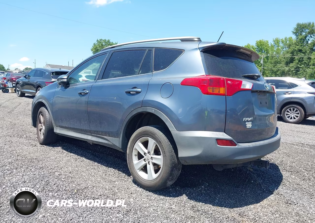 2013 Toyota Rav4 Xle VIN:2T3WFREV2DW047601 - 3