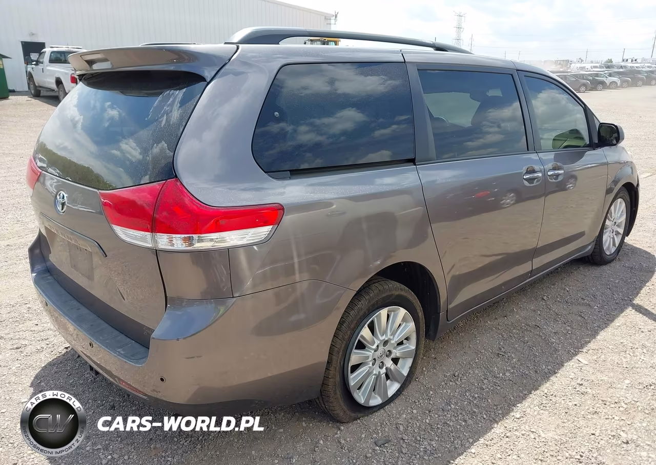 2013 Toyota Sienna Xle 7 Passenger VIN:5TDDK3DC5DS063180 - 4