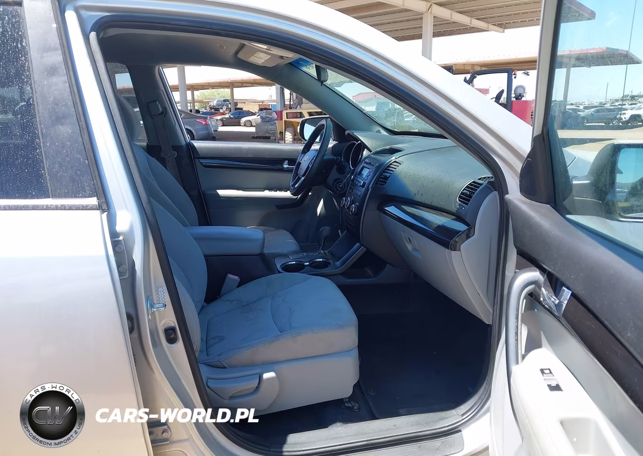 2011 Kia Sorento Lx V6 VIN:5XYKTDA23BG107824 - 5