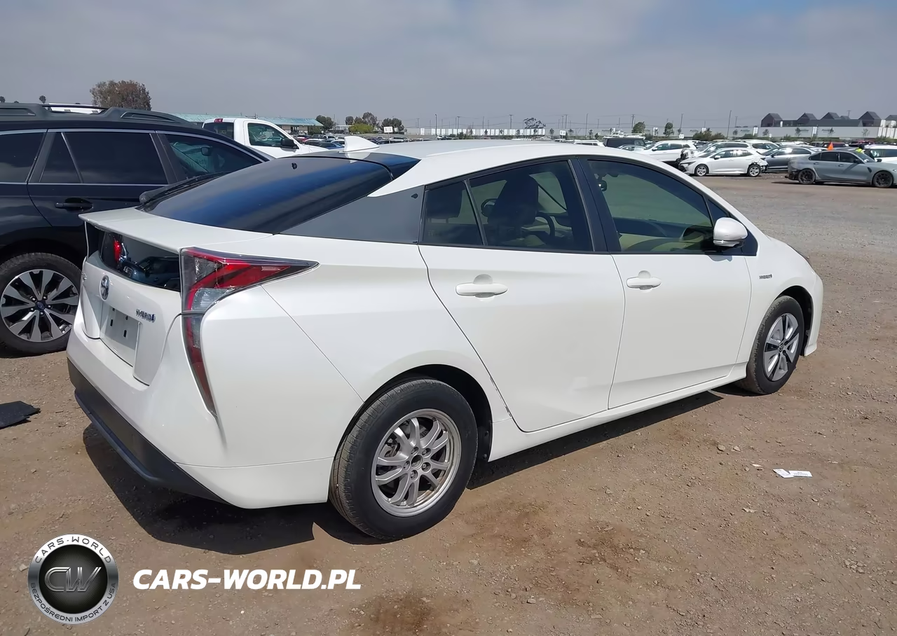 2016 Toyota Prius Three VIN:JTDKARFU1G3504053 - 4