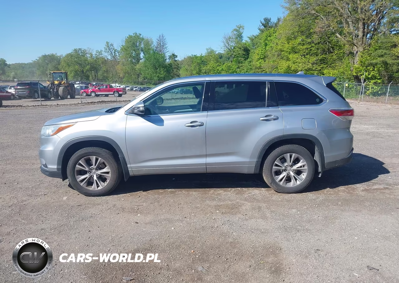 2015 Toyota Highlander Xle V6 VIN:5TDJKRFH3FS131753 - 14