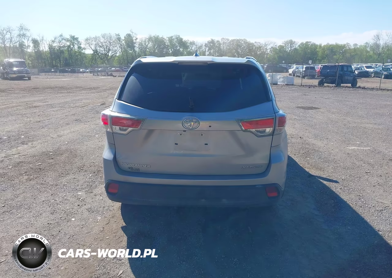 2015 Toyota Highlander Xle V6 VIN:5TDJKRFH3FS131753 - 16