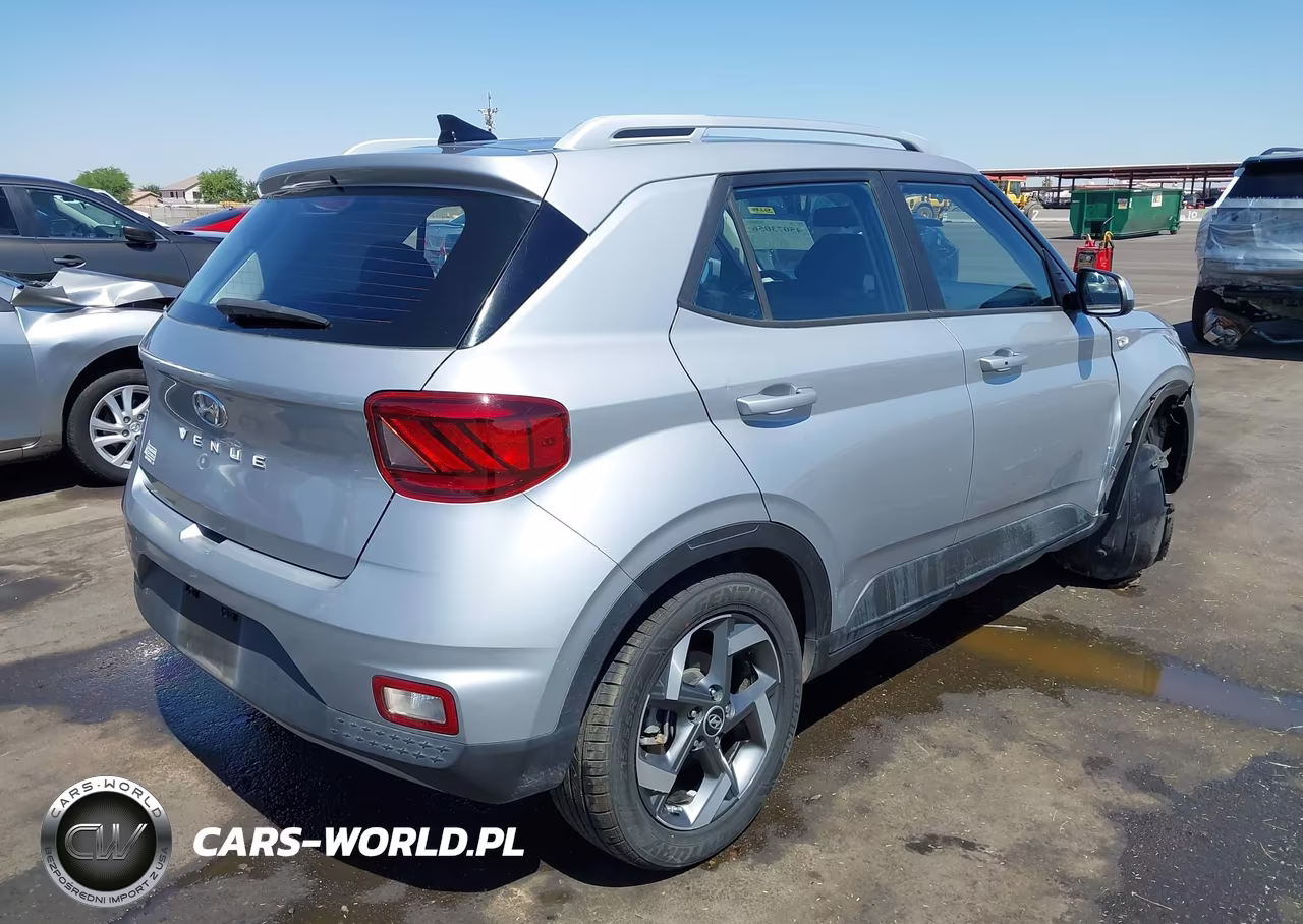 2020 Hyundai Venue Sel VIN:KMHRC8A39LU016695 - 4