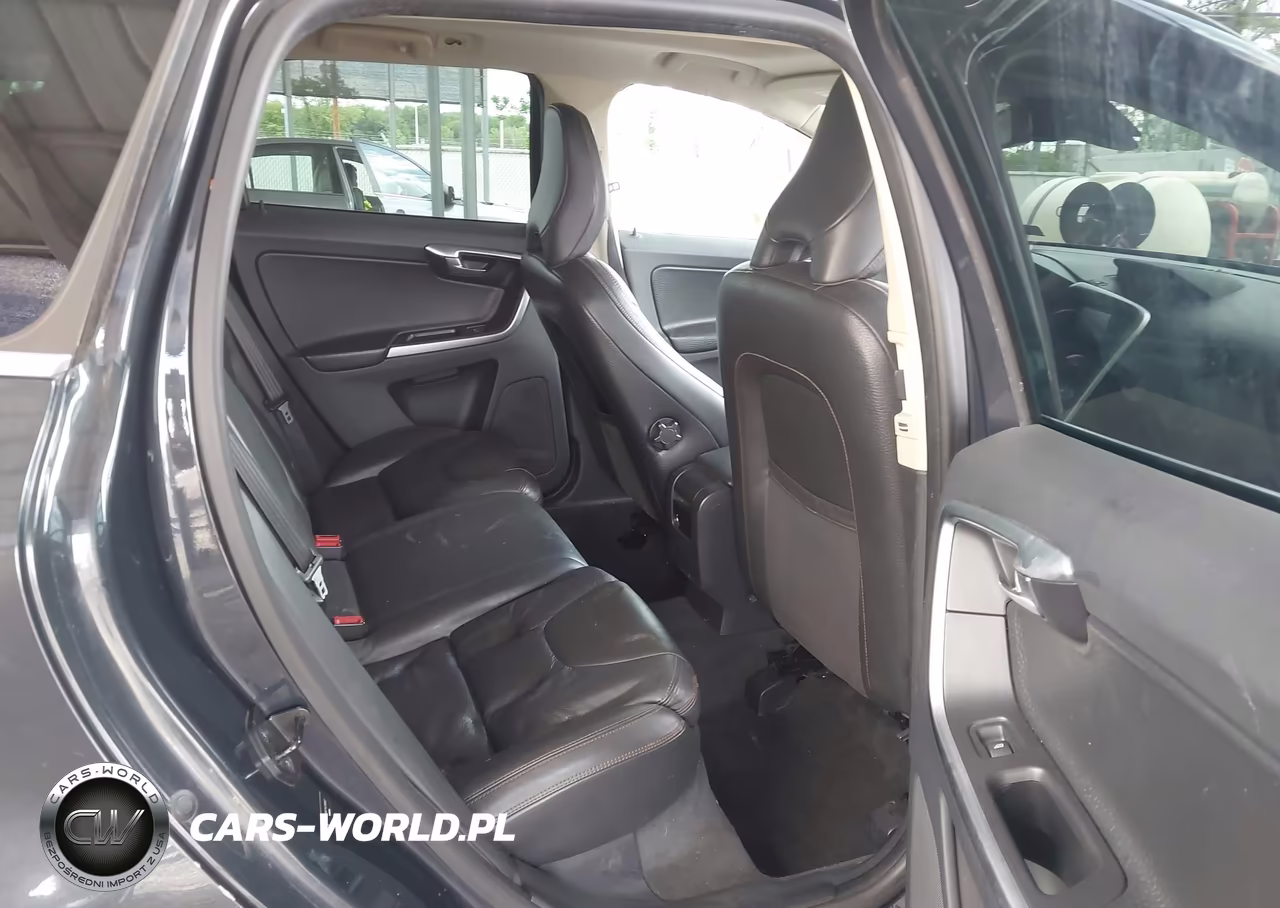 2010 Volvo Xc60 T6-T6 R-Design VIN:YV4992DZ1A2108857 - 8