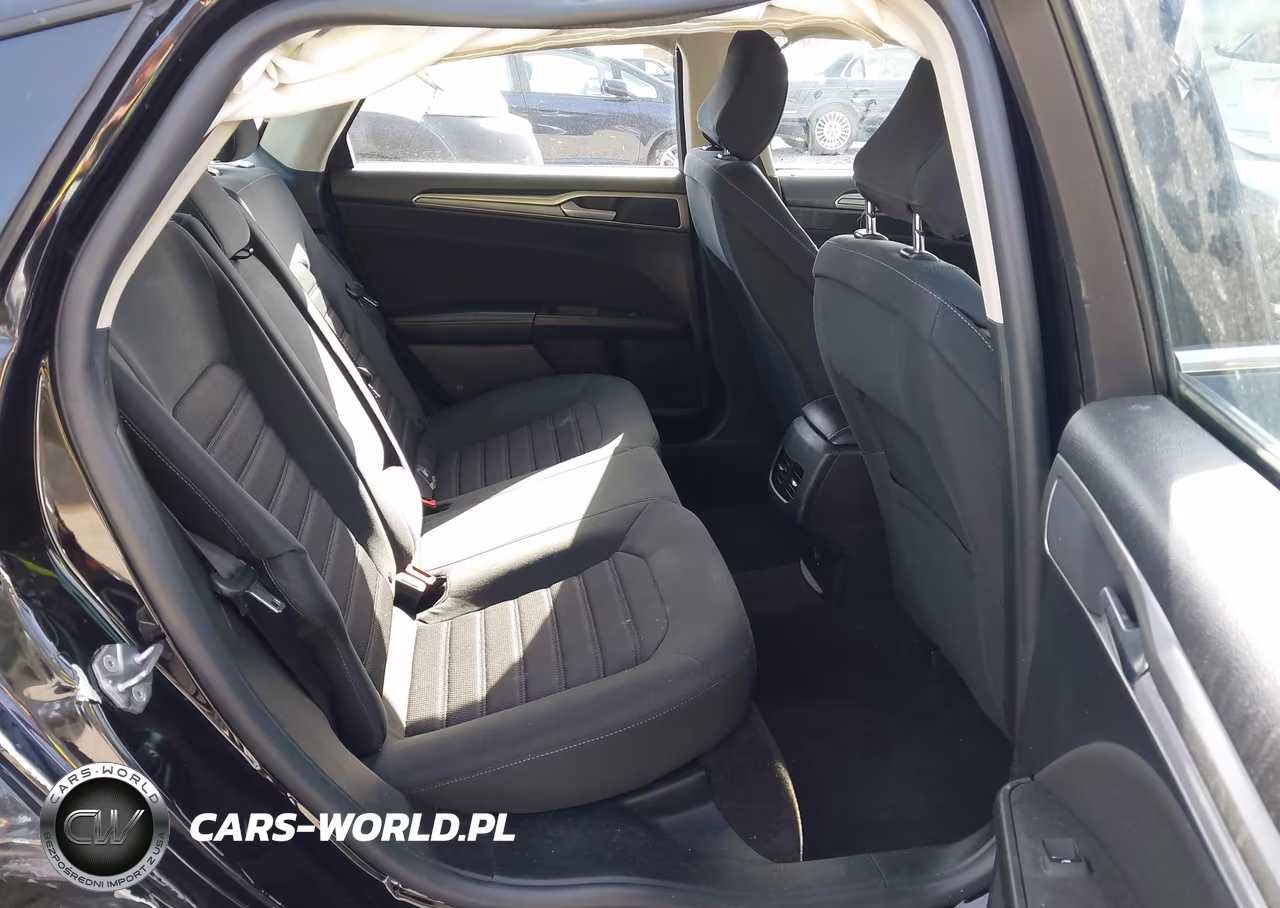 2020 Ford Fusion Se VIN:3FA6P0HD4LR136090 - 19