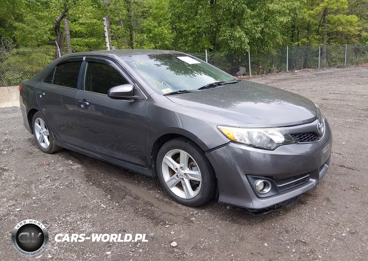 Główne zdjęcie 2012 Toyota Camry Se