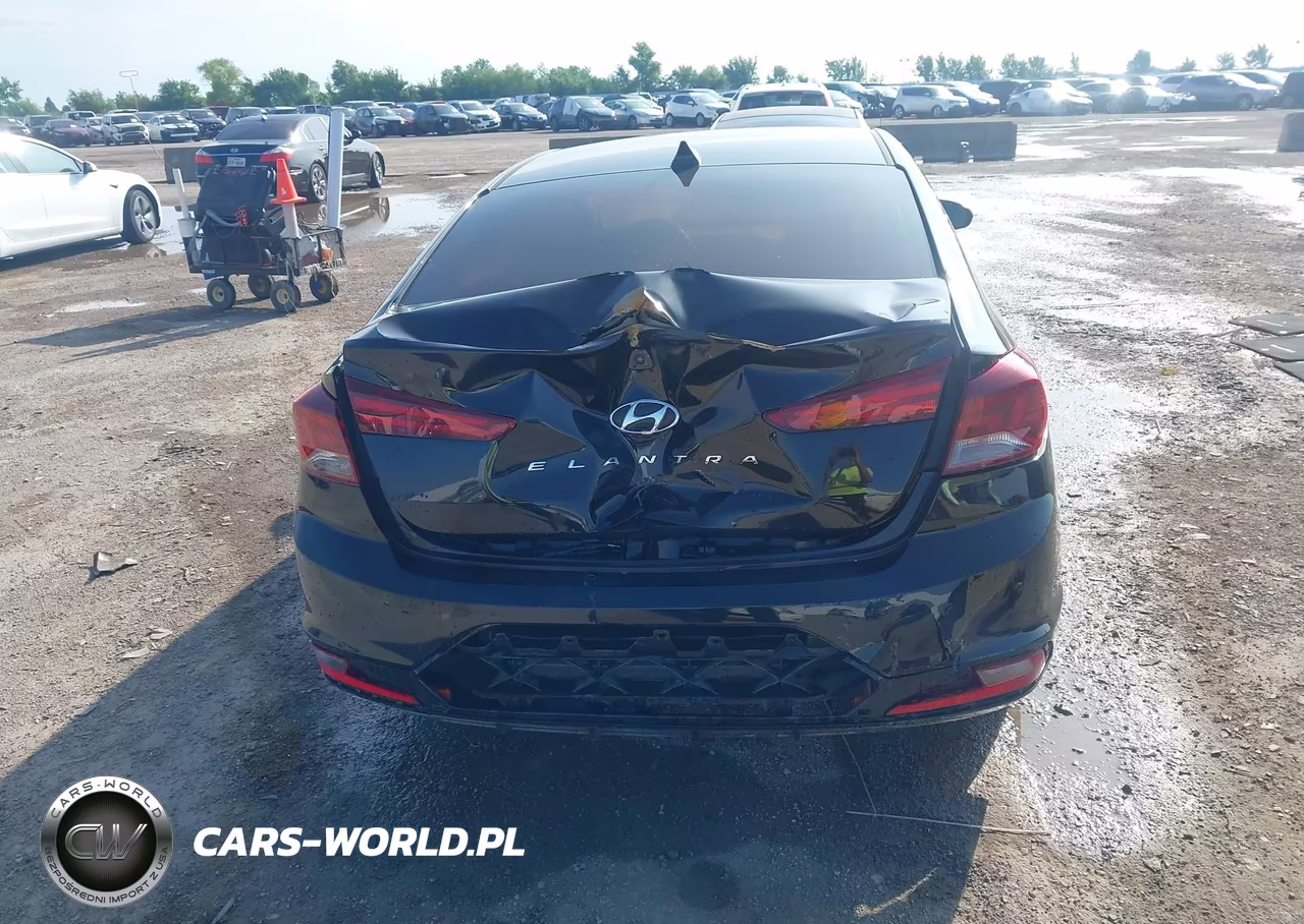 2019 Hyundai Elantra Sel VIN:5NPD84LF7KH440384 - 16