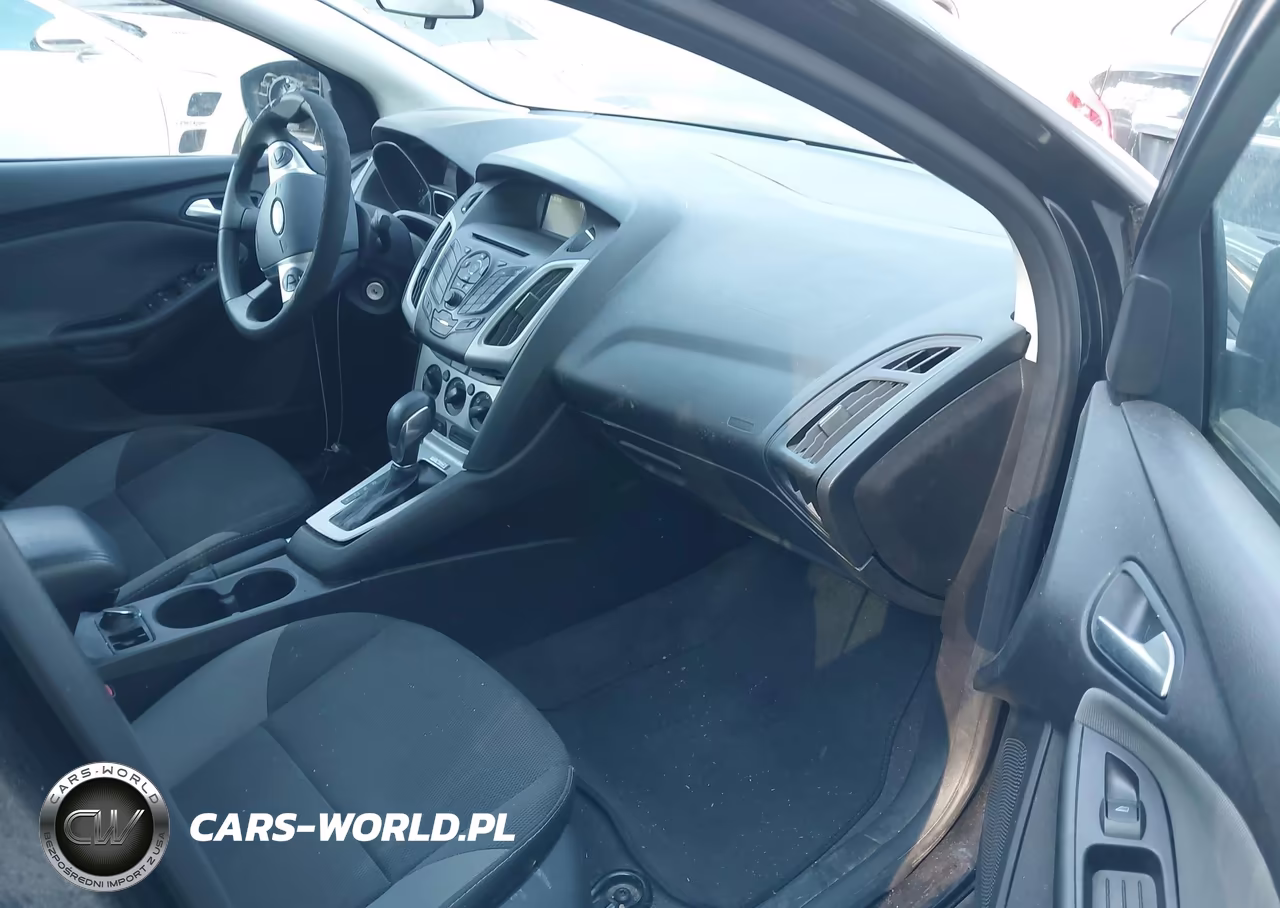 2014 Ford Focus Se VIN:1FADP3F24EL268522 - 5
