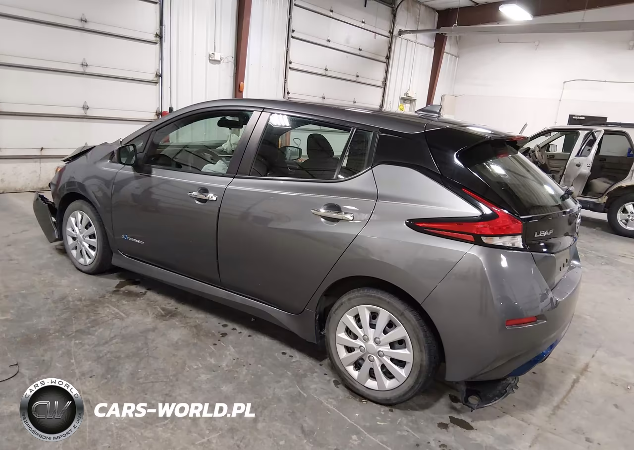 2018 Nissan Leaf S VIN:1N4AZ1CP8JC300478 - 3