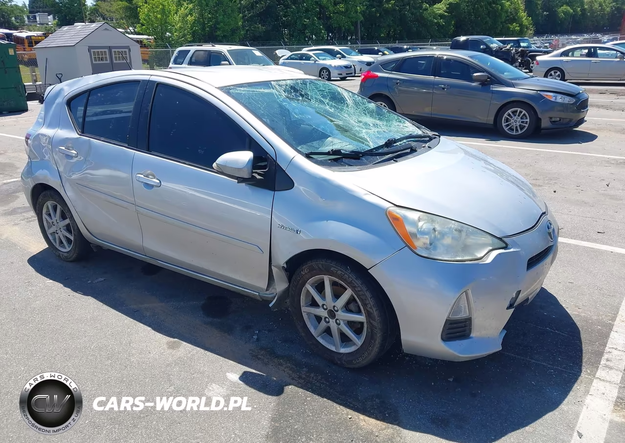 2013 Toyota Prius C Three – zdjęcie 1 z 16