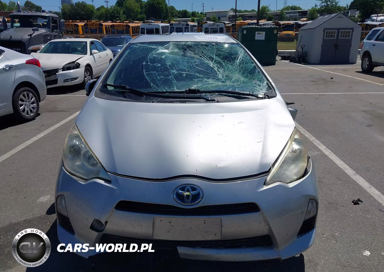 2013 Toyota Prius C Three VIN:JTDKDTB34D1534222 - 12