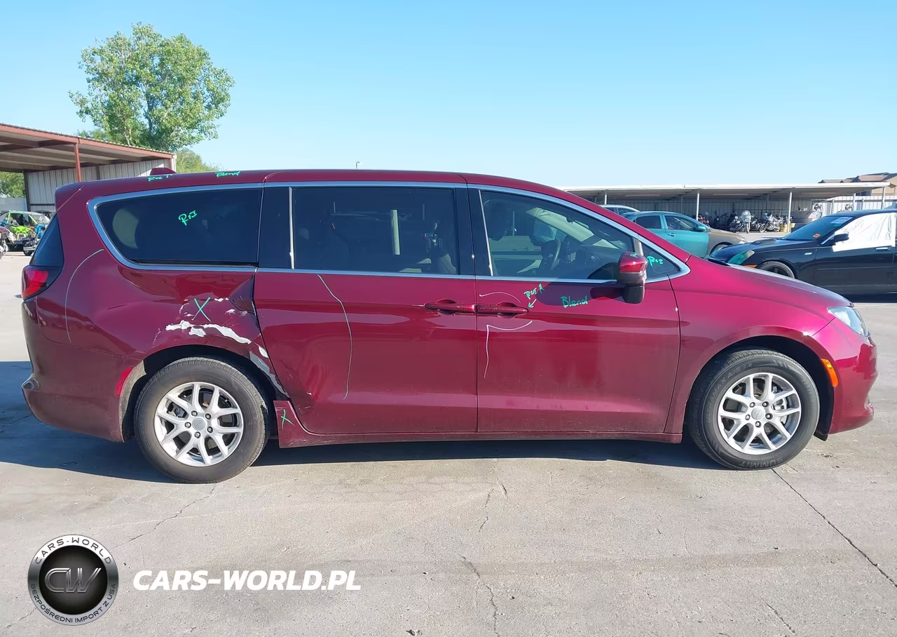 2017 Chrysler Pacifica Touring VIN:2C4RC1DG3HR609449 - 13