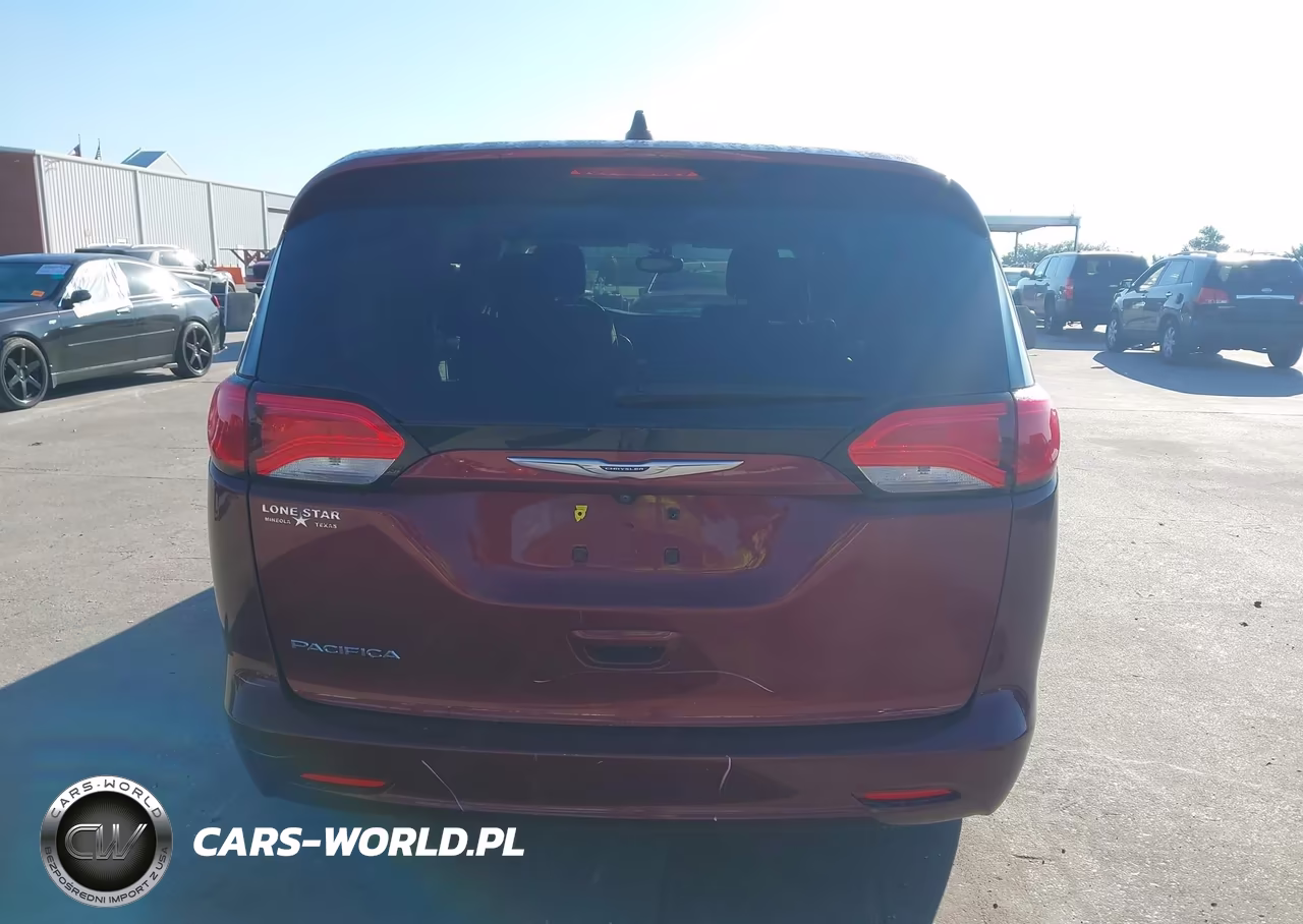 2017 Chrysler Pacifica Touring VIN:2C4RC1DG3HR609449 - 16
