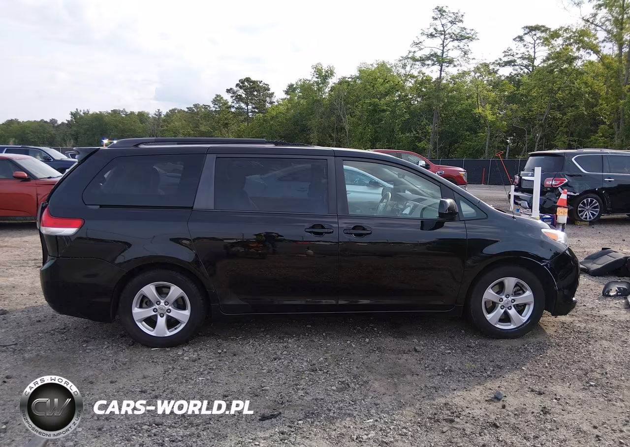 2011 Toyota Sienna Le V6 VIN:5TDKK3DC7BS171403 - 13