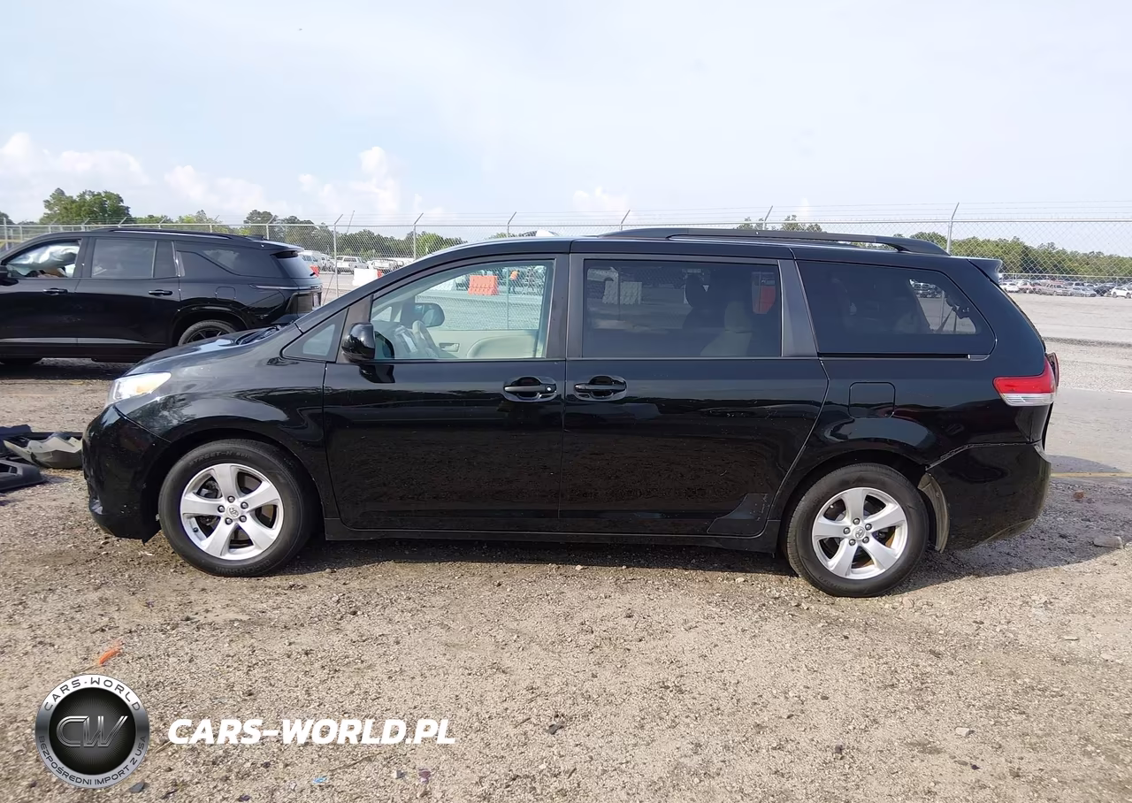 2011 Toyota Sienna Le V6 VIN:5TDKK3DC7BS171403 - 14