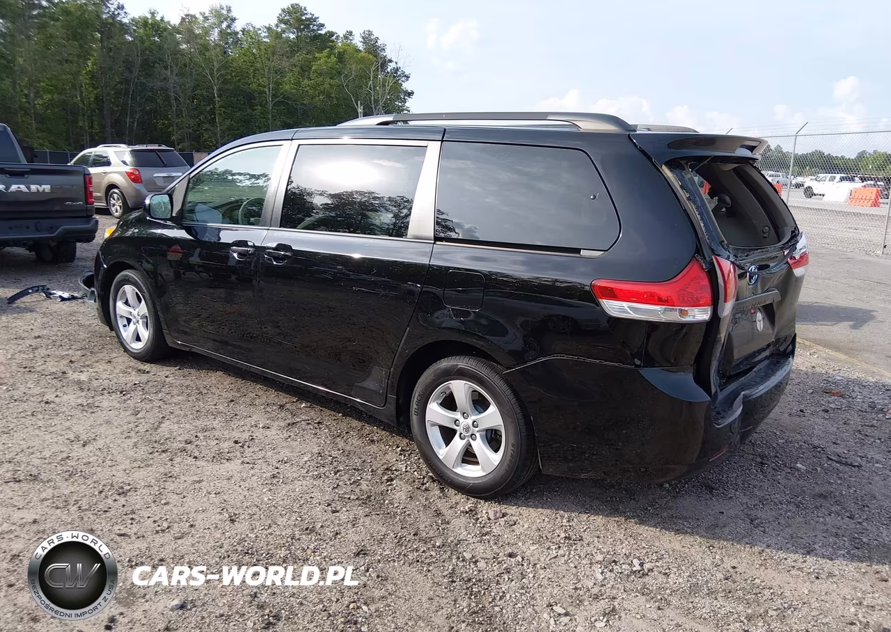2011 Toyota Sienna Le V6 VIN:5TDKK3DC7BS171403 - 3