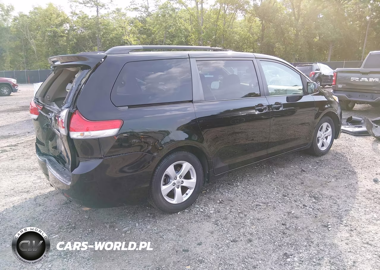 2011 Toyota Sienna Le V6 VIN:5TDKK3DC7BS171403 - 4