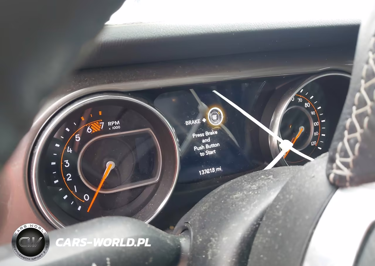 2018 Jeep Wrangler Unlimited Sahara 4X4 VIN:1C4HJXENXJW321765 - 7