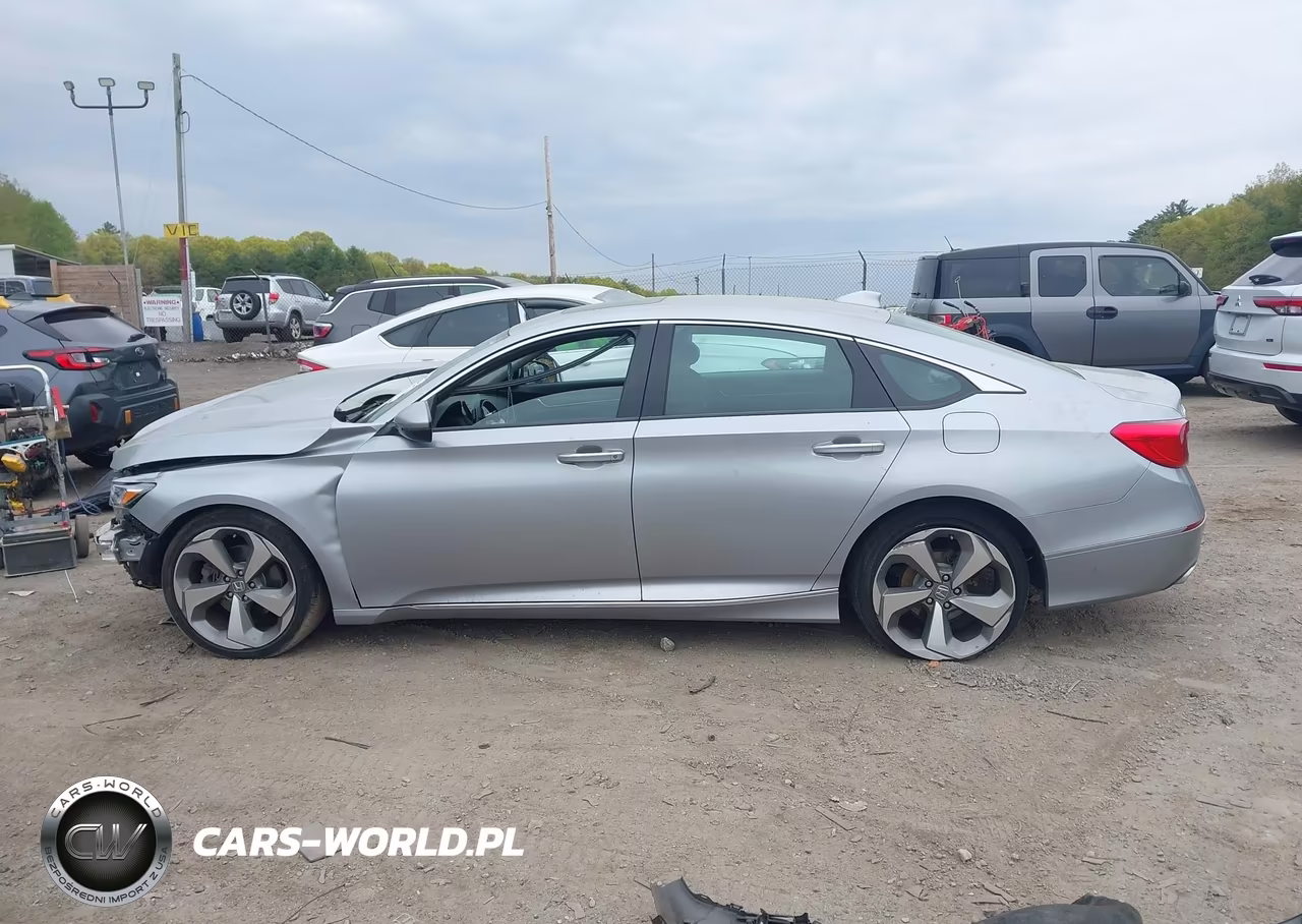 2018 Honda Accord Touring 2.0T VIN:1HGCV2F9XJA013691 - 15