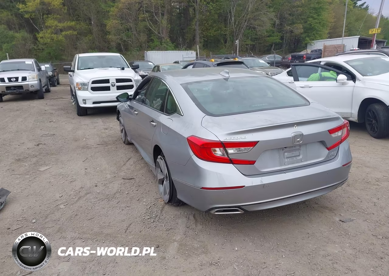 2018 Honda Accord Touring 2.0T VIN:1HGCV2F9XJA013691 - 3