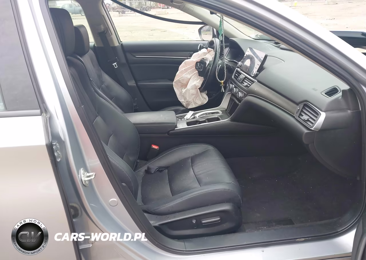 2018 Honda Accord Touring 2.0T VIN:1HGCV2F9XJA013691 - 5
