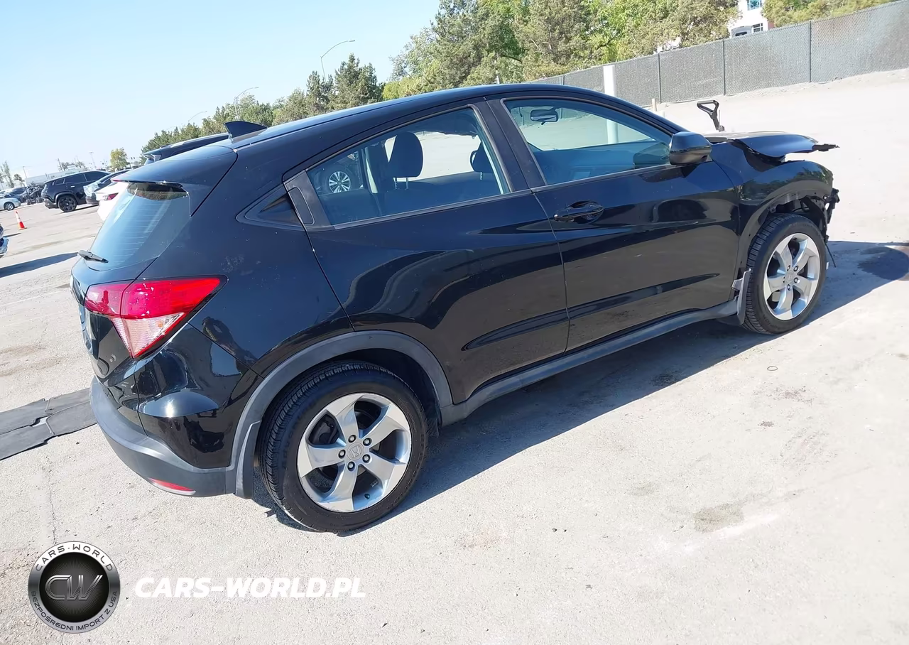 2017 Honda Hr-V Lx VIN:3CZRU5H37HG700140 - 4
