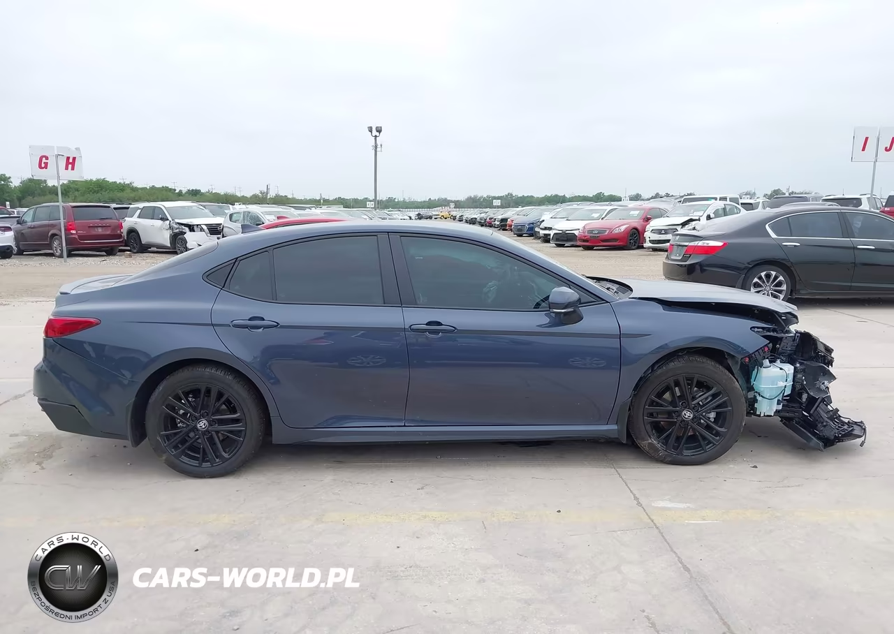 2026 Toyota Camry Se VIN:4T1DAACK1TU729912 - 13