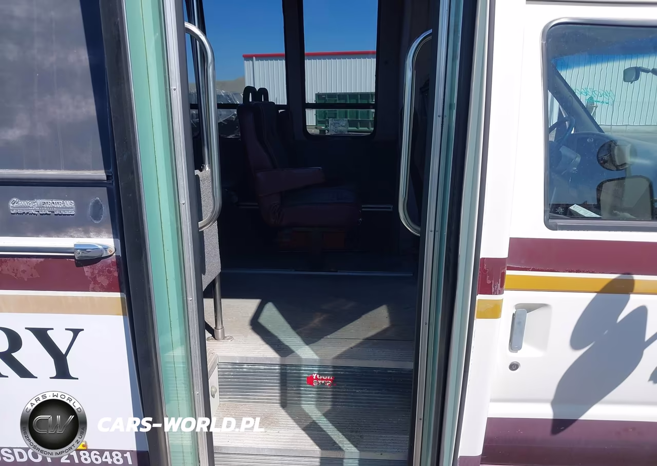 1996 Ford Econoline E350 Cutaway Van VIN:1FDKE30G5THB09581 - 14