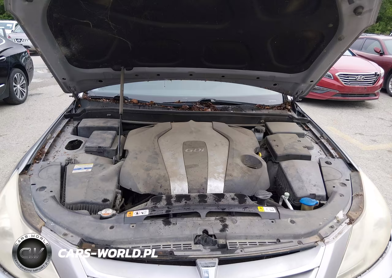 2012 Hyundai Genesis 3.8 VIN:KMHGC4DDXCU183779 - 10